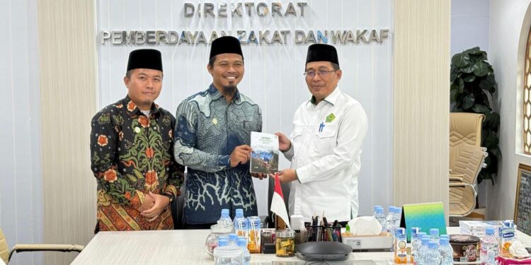 Silaturahmi Laznas dan Badan Wakaf Dewan Dakwah ke Kemenag