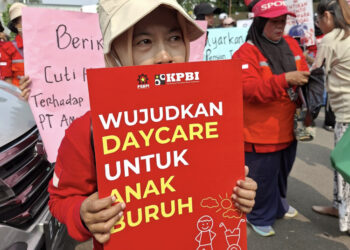 Ratusan Buruh Kepung Kemnaker, Tuntut Hentikan PHK Massal
