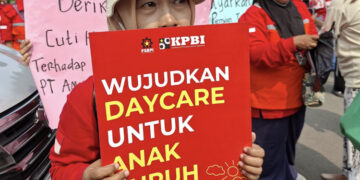 Ratusan Buruh Kepung Kemnaker, Tuntut Hentikan PHK Massal
