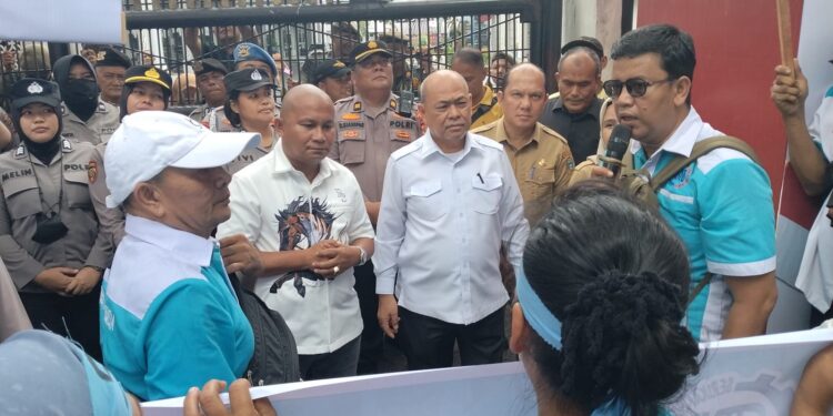 Ratusan Buruh SBNI Sumut Tuntut Hapus Outsourcing di Medan